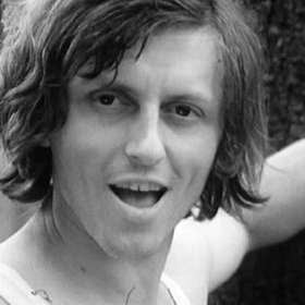 Od roku 1962 působil jako herecký elév v Mosteckém divadle pracujících a od roku 1964 v plzeňském písničkovém divadélku Alfa. V té době začal nahrávat pro Československý rozhlas („Až louky rozkvetou“ ad.). Poté od roku 1965 účinkoval v Divadle Rokoko, kam jej Jiřímu Šaškovi doporučil prof. Miloš Nedbal s tím, že jde o synovce herce Eduarda Dubského, takže bude vhodnou posilou pro divadlo.