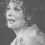 Po absolutoriu školy v roce 1930 vystupovala na různých operních i operetních scénách, nejprve hrála zpívala v Ostravě (1931 – 1932), poté v Plzni (1932 – 1934), od roku 1935 až do konce svého života působila v Praze.