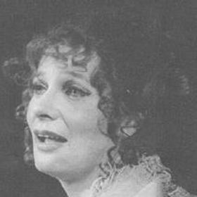 Po absolutoriu školy v roce 1930 vystupovala na různých operních i operetních scénách, nejprve hrála zpívala v Ostravě (1931 – 1932), poté v Plzni (1932 – 1934), od roku 1935 až do konce svého života působila v Praze.