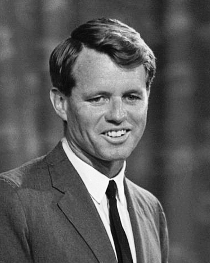 Robert Francis Kennedy byl zavražděn 5. června 1968, krátce poté, co na demokratických primárkách, v hotelu Ambassador v Los Angeles, přednesl svůj projev. 