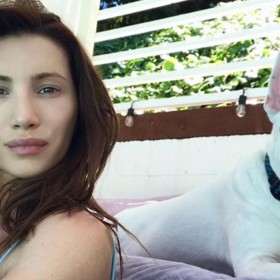 V lednu 2014 se Jeremy Renner oženil s kanadskou modelkou Sonni Pacheco. Mají spolu dceru Avu Berlin. Na konci roku 2014 dvojice zažádala o rozvod a začalo peklo.