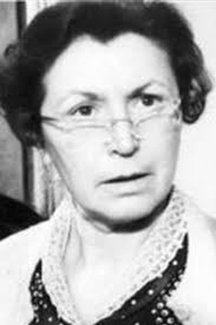 Naposledy se filmovým divákům představila jako Zemánková v Matějkově Má láska s Jakubem. Premiéry tohoto filmu se již nedožila.