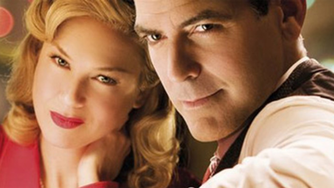 Dodge a Lexie se potkají v baru, kde spolu hovoří a tancují. Poté utíkají policejní kontrole, která do baru vtrhla, a končí v úkrytu, kde Lexie Dodgeovi popisuje situaci z války, kterou jí líčil Carter, a poté se líbají. CC se zatím dozvídá, že Lexie má nejspíš nekalé úmysly s Carterem, a jde si s ním promluvit.