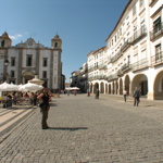 Évora je malebným portugalským městem.