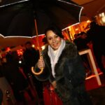 Pochází z muzikantské rodiny. Její matka hrála na violoncello, otec na dechové nástroje a pozoun. Od první třídy navštěvovala lidovou školu umění, kde se naučila vše, co používá v současnosti. Zabývala se také sborovým zpěvem, hrála na klavír. 