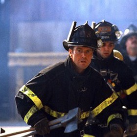 John ke svému úžasu zjišťuje, že díky atmosférické poruše hovoří se svým otcem těsně před tragickým neštěstím.