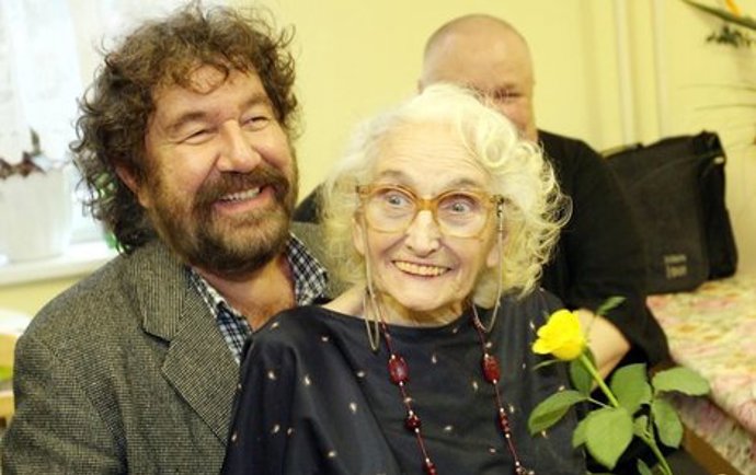 Poprvé se objevila ve filmu v roce 2003, kdy režisér Zdeněk Troška vyhlásil konkurzy na různé role do svého filmu Kameňák.