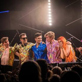 Mydy Rabycad je česká hudební skupina z Prahy vzniklá v roce 2012. Hraje fúzi electroswingu a dalších stylů elektronické hudby, kterou sama nazývá glamtronic.