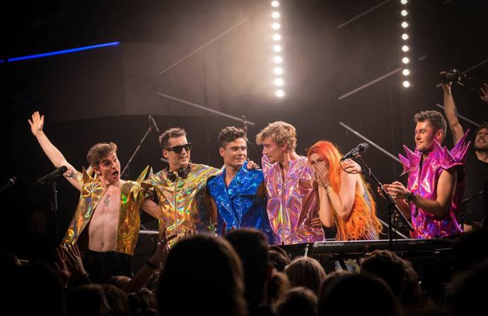 Mydy Rabycad je česká hudební skupina z Prahy vzniklá v roce 2012. Hraje fúzi electroswingu a dalších stylů elektronické hudby, kterou sama nazývá glamtronic.