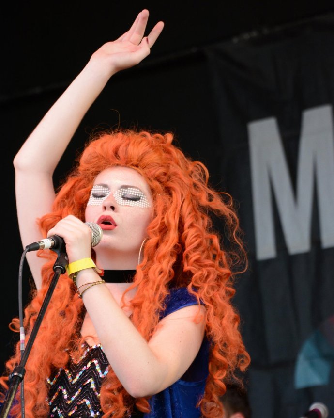 Mydy Rabycad je česká hudební skupina z Prahy vzniklá v roce 2012. Hraje fúzi electroswingu a dalších stylů elektronické hudby, kterou sama nazývá glamtronic.