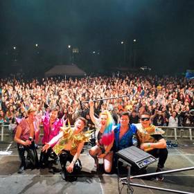 Mydy Rabycad je česká hudební skupina z Prahy vzniklá v roce 2012. Hraje fúzi electroswingu a dalších stylů elektronické hudby, kterou sama nazývá glamtronic.