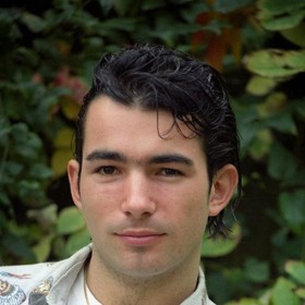 Do povědomí diváků vstoupil ve svých 16 letech rolí kominického učně ve filmu Discopříběh. V dospělosti se filmu věnoval sporadicky, divadlu prakticky vůbec. Později údajně na několik let přesídlil do Španělska, kde si měl otevřít restauraci. Začátkem nového tisíciletí se zřejmě zčásti vrátil do Česka a objevil se v několika filmových a společenských projektech.