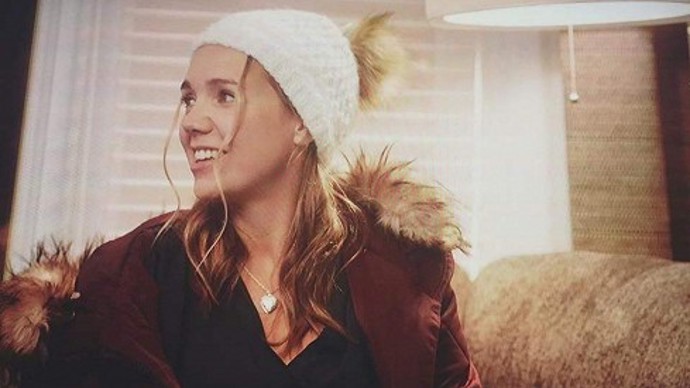 Miliardář Brian Demarrias se rozchází se svojí partnerkou. Vizitka makléřky Tanyi Cové stále voní v jeho kapse.