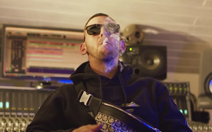 Hugo Toxxx je český rapper, bývalý člen labelu Bigg Boss a zakladatel labelu Hypno 808.