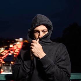 Hugo Toxxx je český rapper, bývalý člen labelu Bigg Boss a zakladatel labelu Hypno 808.