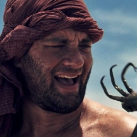 Za svůj výkon získal Tom Hanks Zlatý Globus a byl nominován na Oscara. Děj filmu se odehrává poblíž Cookových ostrovů v Tichém oceánu.