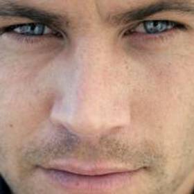 Paul William Walker IV byl americký herec. Nejvíce proslul svou rolí Briana O'Connera v závodnické filmové sérii Rychle a zběsile. 