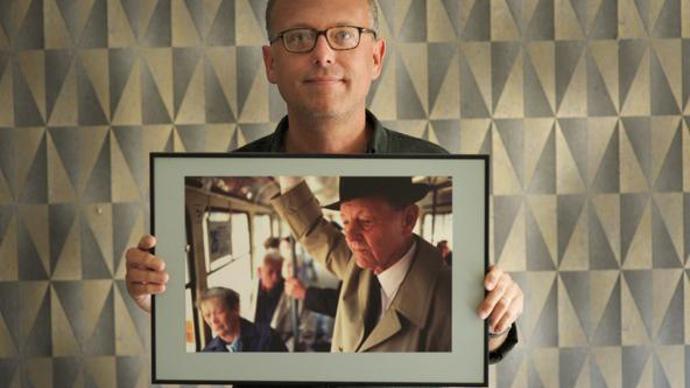 Cyklus krátkých dokumentů zachycuje prostřednictvím 30 fotografií zlomové či významné okamžiky naší doby od 17. listopadu 1989 do konce roku 2018.