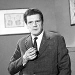 Jaroslav Moučka pocházel ze skromných poměrů a celý život ho to táhlo politicky nalevo. Přesto nesl velmi nelibě činnost svého bratra estébáka.