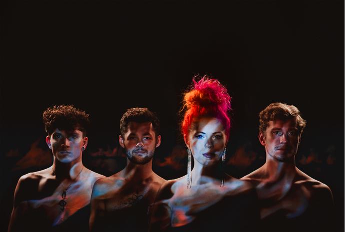 Mydy Rabycad je česká hudební skupina z Prahy vzniklá v roce 2012. Hraje fúzi electroswingu a dalších stylů elektronické hudby, kterou sama nazývá glamtronic.