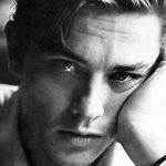 Jeho syn Anthony Delon je také herec.