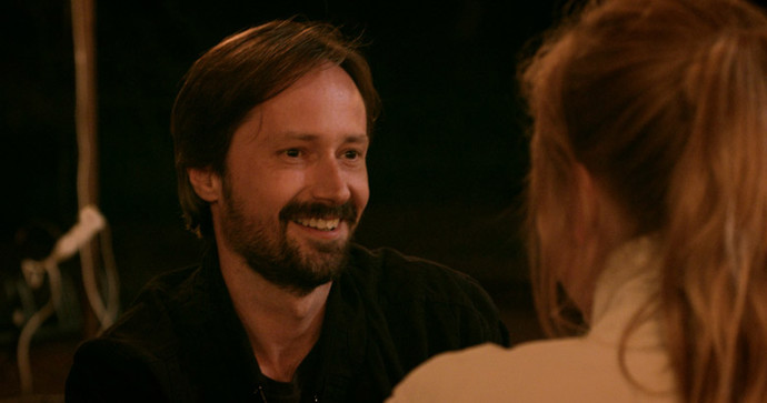 Hlavní hrdinkou je moderátorka populárního kutilského televizního pořadu Maruška, která svět vidí střízlivýma očima. 