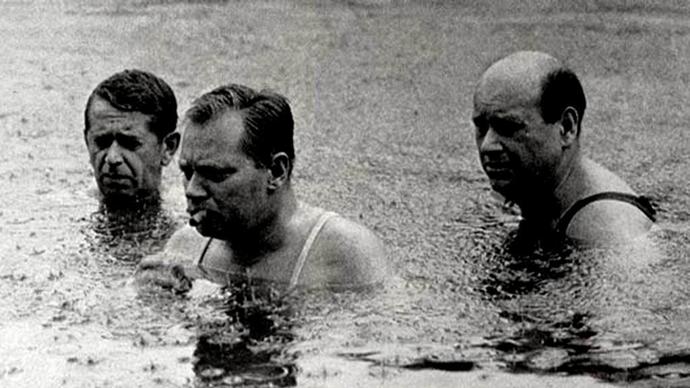 Od roku 1946 se objevoval pravidelně ve filmu. Spolupracoval např. s Otakarem Vávrou, Martinem Fričem a našel společný umělecký pohled se Zdeňkem Podskalským, v jehož několika filmech se později objevil