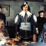 Melánie (Libuše Švormová), sestra královny Růžového království, se nemůže smířit s tím, že si král Dalimil I. (Jiří Sovák) vybral za manželku její sestru Elišku (Milena Dvorská), a ne ji. Proto při narození princezny Růženky (Marie Horáková) vysloví kletbu, podle které se princezna v sedmnácti letech píchne do prstu, upadne do věčného spánku a spolu s ní i celé království (s výjimkou Melánie).