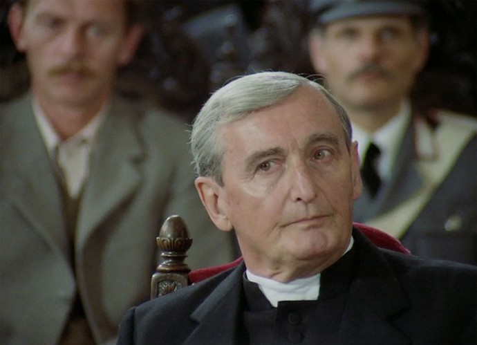 Byl vášnivým fanouškem Dukly. Intenzivně sledoval ale i hokej a atletiku. Prý u televize sledoval atletiku tak vášnivě, že dokonce vlastnoručně měřil sportovcům čas stopkami.