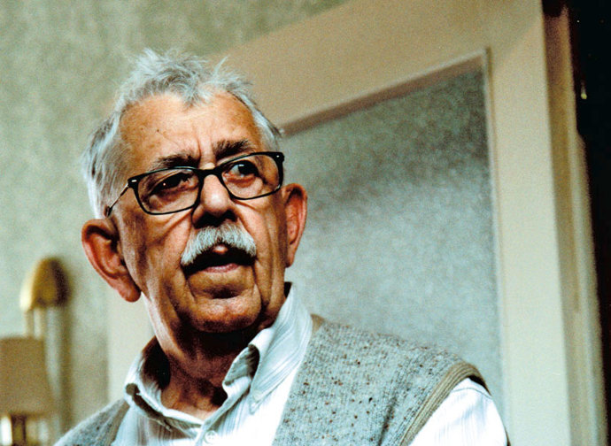 V sezóně 1939/1940 se začal Brodský objevovat ve sboru v Burianových hrách, prvním samostatným jevištním projevem bylo pak v D41 vystoupení v Zeyerově Staré historii, kde ztvárnil úspěšně několik osob a předmětů, např. muzikanta, nosiče, okno a zámek.