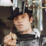 Vystudoval DAMU, po jejímž absolvování v roce 1962 hrál tři sezony v Divadle na Vinohradech (tehdy Divadle československé armády).