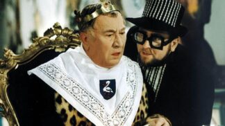 Šíleně smutná princezna je česká filmová pohádka žánru hudební komedie režiséra Bořivoje Zemana natočená v roce 1968 s Helenou Vondráčkovou a Václavem Neckářem v hlavní roli.