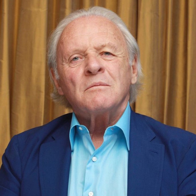 Jeho podivná povaha se formovala v pekařské rodině ve velšském Port Talbot. Velice blízký si byl především s pokrokovým dědečkem, který Anthonymu z nějakého důvodu říkal George.