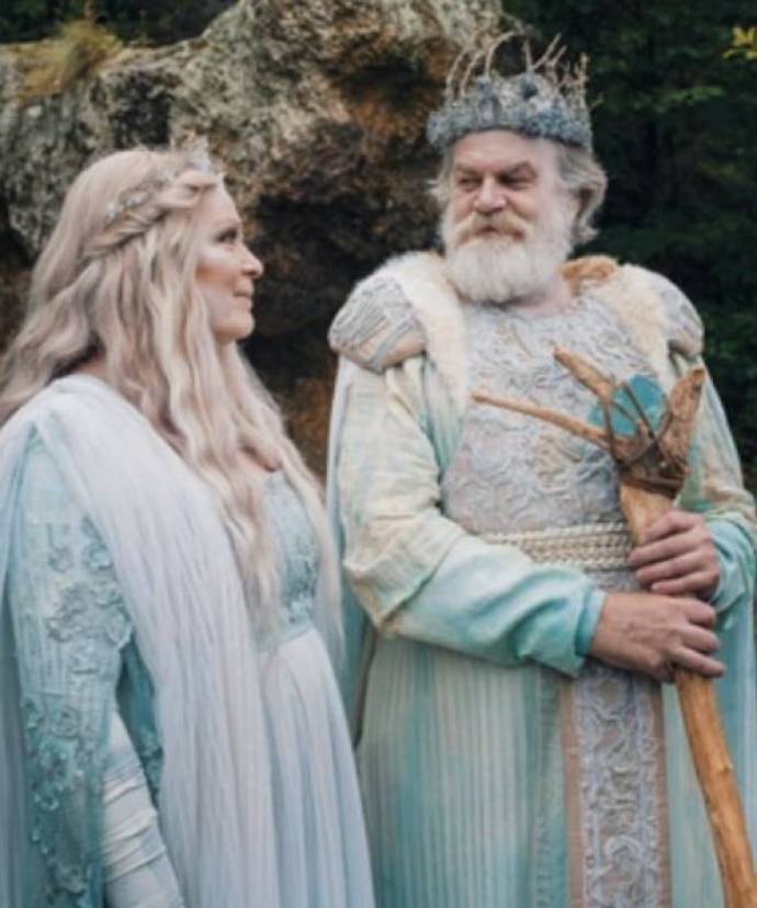 Výpravná koprodukční pohádka Naďi Jurkemikové a v režii Kristíny Herczegové nás zavede do krásné přírody na Slovensku a na Moravě.