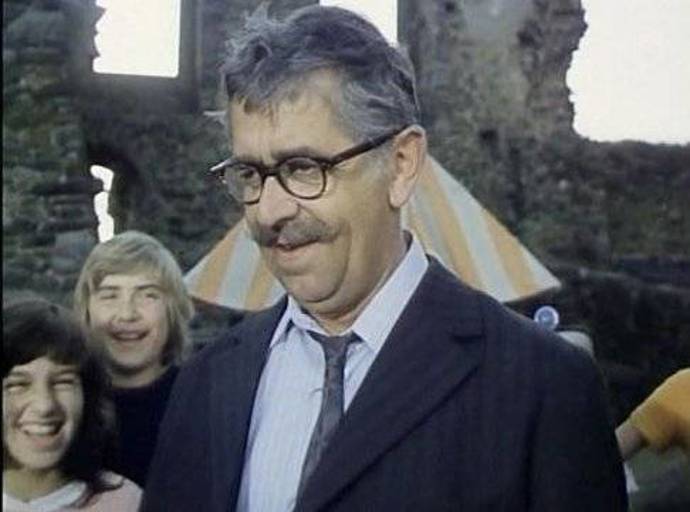 Vlastimil Brodský, přáteli a kolegy zvaný Bróďa byl český herec, dlouholetý člen hereckého souboru Divadla na Vinohradech.