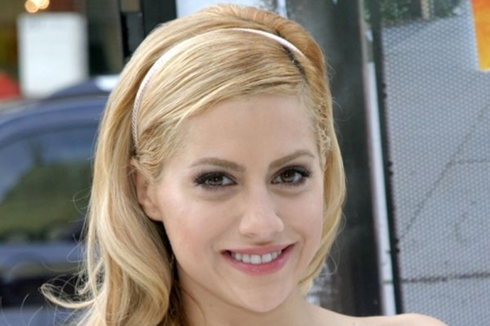 V květnu 2007 se pak provdala za britského scenáristu Simona Monjacka během soukromého židovského obřadu v Los Angeles.