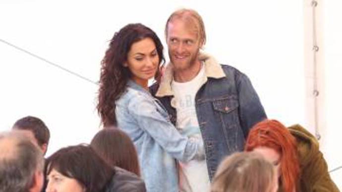 Studoval na Pražské konzervatoři hru na kontrabas. Ve třetím ročníku školu opustil a vydal se do Austrálie, kde se seznámil se svým rybářským mentorem Rexem Huntem, hráčem australského fotbalu a rybářskou celebritou. V Austrálii pracoval jako rybářský průvodce při lovu „big game fishing“.