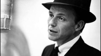 Francis Albert Sinatra, uměleckým jménem Frank Sinatra, byl americký popový, jazzový a swingový zpěvák, stejně jako herec, patřící k největším hvězdám populární hudby 20. století.
