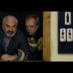 Ovšem nevydrží jen tak nečinně užívat si důchodu, a tak si vzápětí ke zděšení manželky (Daniela Kolářová) nachází novou práci – stává se messengerem, poslem na kole.