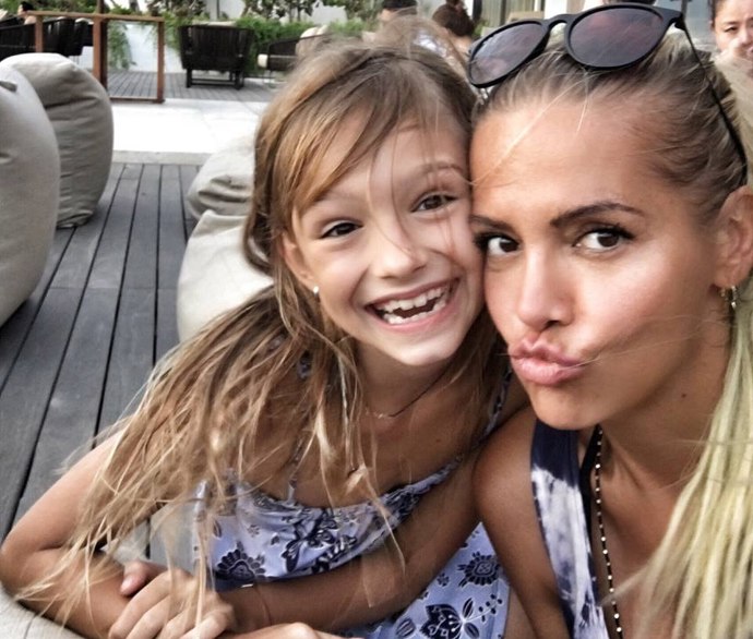 Dara svou dceru velmi miluje a každoročně spolu cestují po světě.