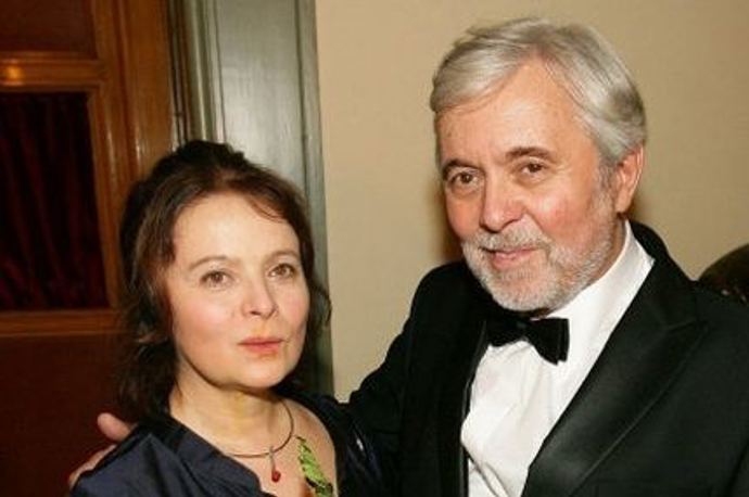 Od roku 1976 je ženatý s herečkou Libuší Šafránkovou. Mají syna Josefa.