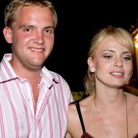 V červenci 2006 se oženil se slovenskou moderátorkou Mariannou Ďurianovou, ale po 10 měsících manželství se rozvedli. Pochází z Prahy.