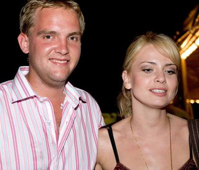 V červenci 2006 se oženil se slovenskou moderátorkou Mariannou Ďurianovou, ale po 10 měsících manželství se rozvedli. Pochází z Prahy. 