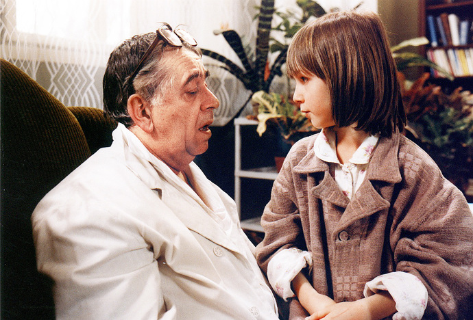 Zahrála si i po boku Vlastimila Brodského, a to ve filmu Počítání oveček (1981).