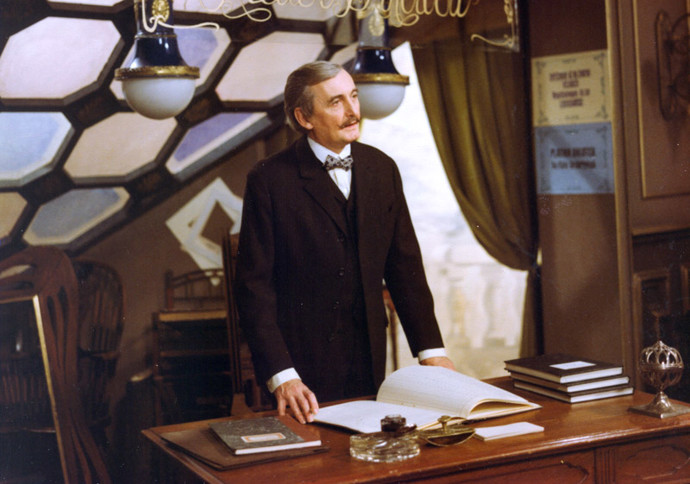 Ke konci 2. světové války onemocněl těžkou tuberkulózou a řadu měsíců strávil v sanatoriu v Kostelci nad Černými lesy. Od té doby mu dobře fungovala jen jedna plíce.