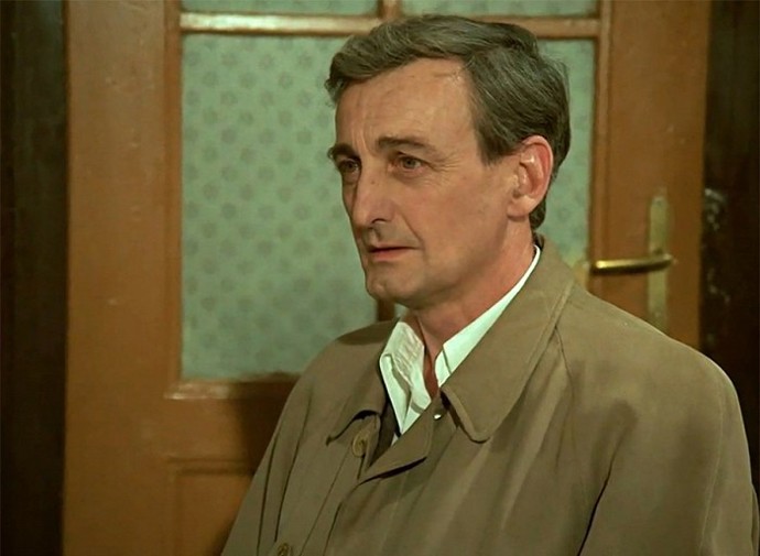 Pokud zrovna neprocházel známky, cvrnkal si kuličku ve fotbálku.