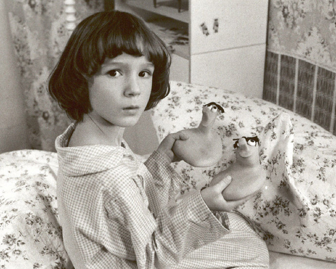 Do role Lucie měli obsadit Kláru Pollertovou, manželku herce Ivana Trojana. Režisér Polák ale vybral Žanetu. "Jak já jsem ji tehdy nenáviděla! Ta holka byla všude, byla tehdy prostě hvězda," svěřila se později v jednom rozhovoru s nadsázkou Klára Pollertová Trojanová.