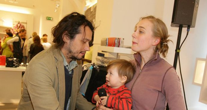 V letech 2002–2013 byla jeho manželkou dcera politického aktivisty Johna Boka a nyní žije se zpěvačkou Bárou Polákovou.