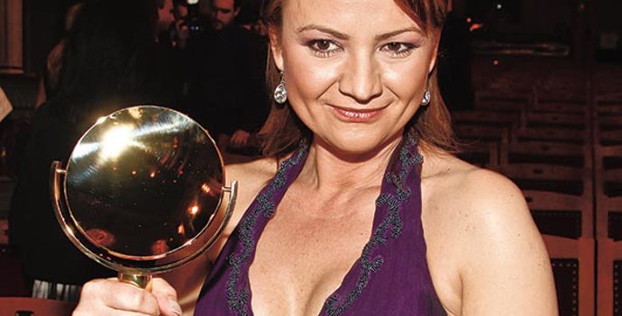 Dne 16. 6. 2013 po Událostech České televize oznámila odchod z moderování tohoto pořadu. 