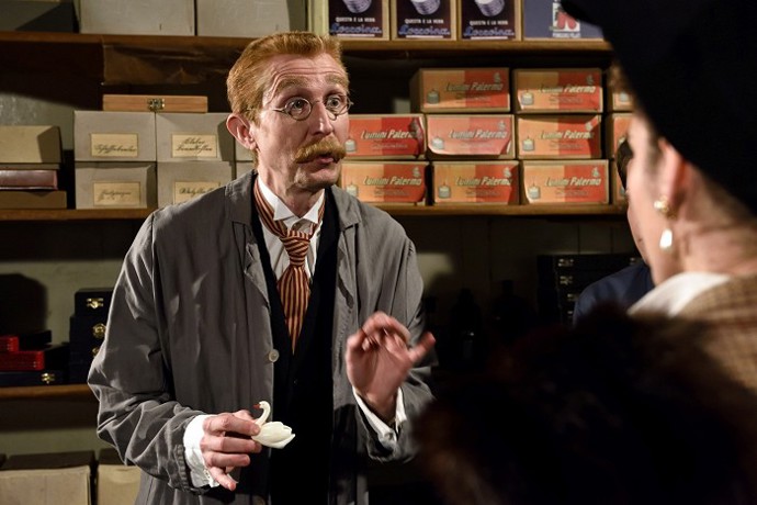 Herec Vladimír Javorský jako Vlasta Burian.